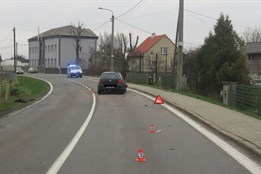 6 zraněných po srážce dvou aut v Bohumíně. Náraz odhodil Golf na chodník, kde smetl chodce