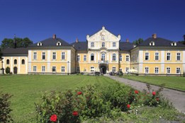 Na oběd svíčková nebo filé z candáta. Vlády Česka a Slovenska zasednou na zámku ve Studénce