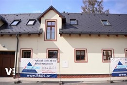 Ze stájí v Kostelci nové zázemí pro studenty