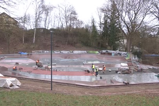 Mnichovo Hradiště dokončuje skatepark