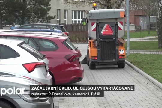 Začal jarní úklid, ulice Studénky jsou vykartáčované