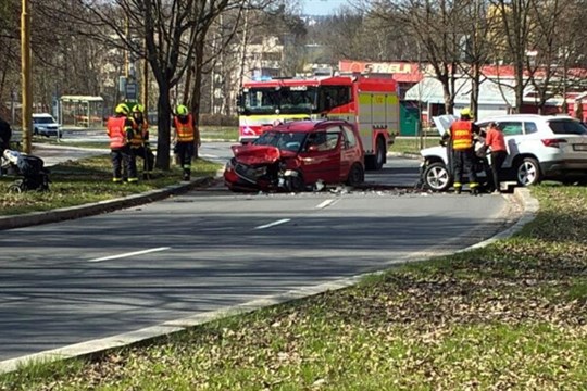 Za čelní srážku a zranění dvou lidí v Havířově může opilý řidič, který vjel do protisměru