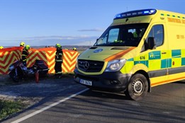 Sváteční vyjížďka pro motorkáře skončila tragickým vyjetím ze zatáčky