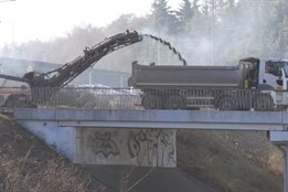 V Hodkovicích probíhá oprava mostu nad silnicí I/35