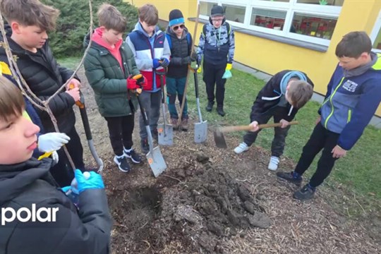 Rychvaldští školáci se zapojili do Dne Země, plnili úkoly, uklízeli a zasadili stromy