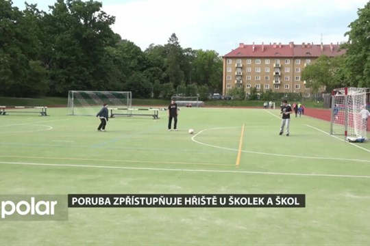 Poruba zpřístupňuje hřiště u školek a škol. Otevřena budou do podzimu