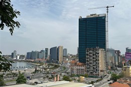 Linda Piknerová: Angolský deník II: lesk a bída metropole