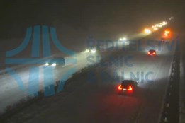 Počasí komplikuje provoz na dálnici D5, silničáři nestíhají odklízet sníh