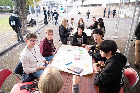 Z Trhových Svinů až do Japonska: Jakub Vochoska a jeho cesta s New Castles of the World