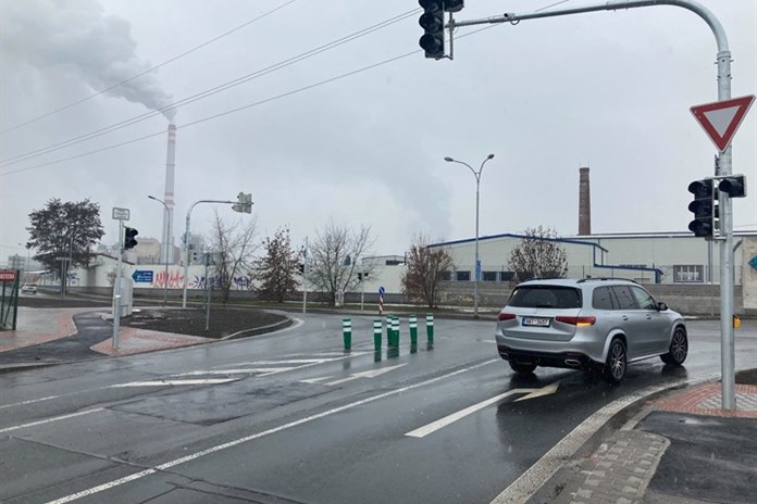 Křižovatka Chrástecké a Jateční ulice v Plzni.