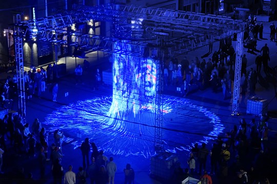 Vesmír v podzemí i tanec laserů. Plzeň se na tři dny promění v galerii pod širým nebem