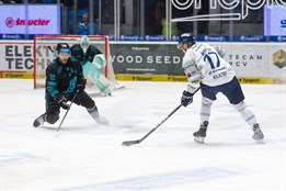 Rohlík si zpestřil olympijskou přestávku zápasy za béčko Pardubic. Zraněnému ramenu už věří