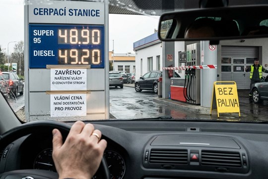 Matěj Novák: Boj české vlády proti vysokým cenám pohonných hmot – efektivní nebo marný?