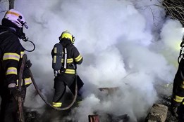 Tragédie v Provodově: Při požáru unimobuňky zemřel člověk