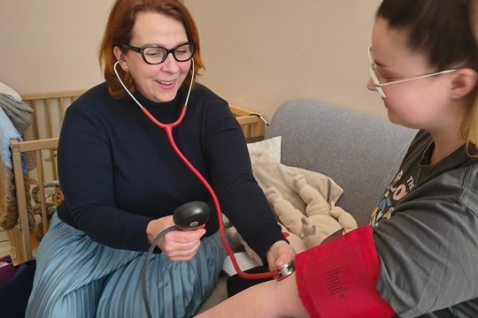 O domácí návštěvy porodních asistentek mají maminky ze zlínské porodnice velký zájem