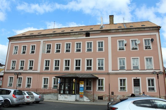 Konec obav z obchodníků s chudobou: Město Aš kupuje strategické budovy v centru