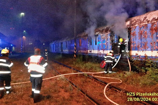 Méně výjezdů, ale vyšší škody. Plzeňští hasiči loni zachránili přes tři tisíce životů