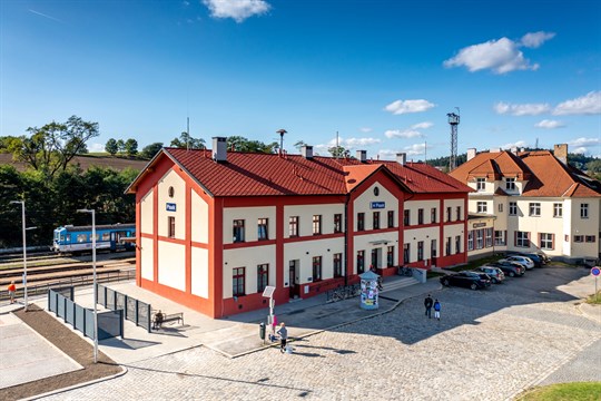 Historická budova píseckého nádraží je jako nová