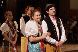 Tipy na víkend v Plzeňském kraji: Trhy, vynášení Morany, Chodský bál i tanz metal