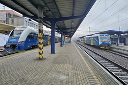 Velká výluka na trati Plzeň–Klatovy začíná: Vlaky vystřídají autobusy na více než tři měsíce