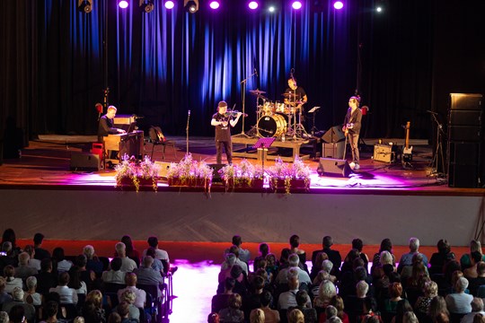 Už za pár dní startuje festival Hvězdy nad Vltavou. Vrcholem bude unikátní spojení Pavla Šporcla a legendárního English Chamber Orchestra