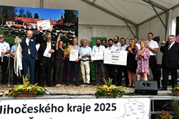 Čestice převzaly Zlatou stuhu pro Vesnici roku Jihočeského kraje 2025