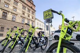 Peklo, nebo spása? Plzeňská elektrokola Pilsen Bike rozdělila město na dva tábory