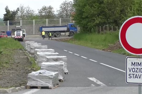 Sjezd na Ohrazenice je pro dopravu uzavřený
