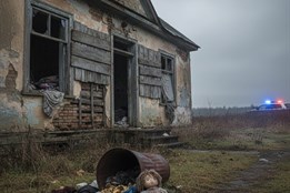Tříletá dívka žila v nelidských podmínkách, neumí mluvit a jedla z popelnic