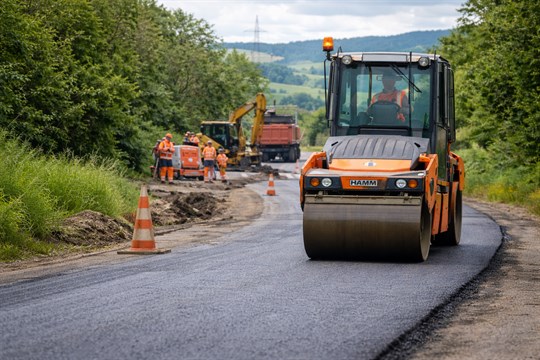 Stavět se bude ve všech okresech. Plzeňský kraj letos plánuje desítky silničních staveb za stovky milionů