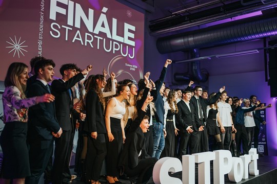 Měření tepu i řešení pro blackout. Plzeňský program Startupuj naučil dvě stovky studentů, jak rozjet vlastní byznys