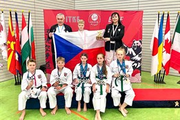 Jihočeští karatisté z DAMAI DI HATI zazářili na světových šampionátech. Nejmladší Aničce je teprve devět let